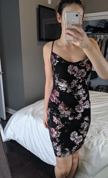 Fitted flower mini dress - Picture 1 of 2